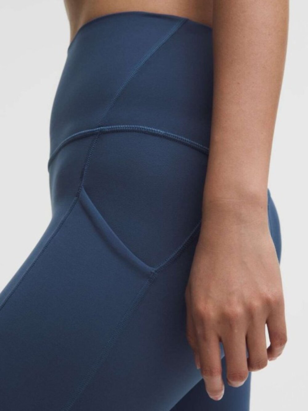lululemon athletica Align Leggings | Navy High-Rise W Pockets | Size 8 - Picture 3 of 6